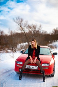 Девушки в колготках  и машины зимой photo #2