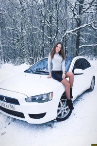 Девушки в колготках  и машины зимой photo #3